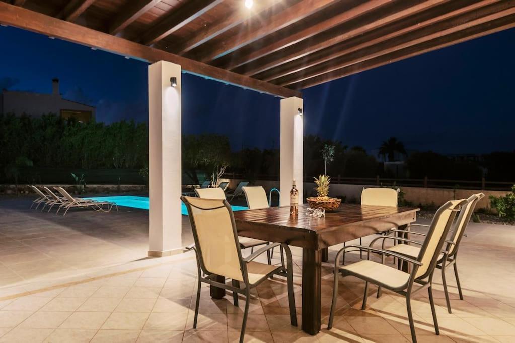 Villa Maribia With Private Pool Gennadi Luaran gambar